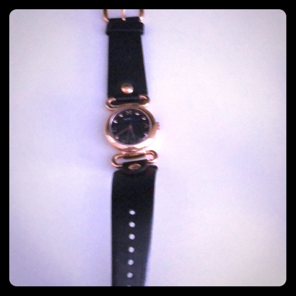 Marc Jacobs watch in black and gold